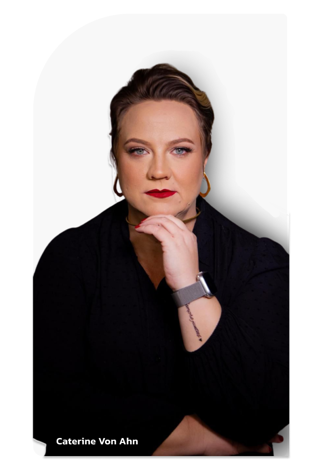 mulher de negócios com os braços cruzados